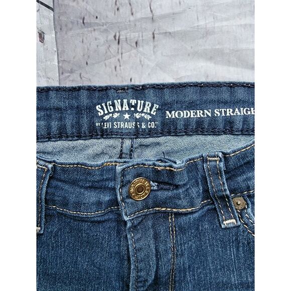 Signature Levi's Women's Modern Straight Dark Wash Stretch W26-L24.5 - Picture 4 of 9